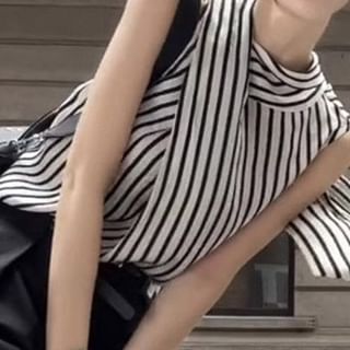 Ukiyo-Sleeveless Striped Tie Back Top