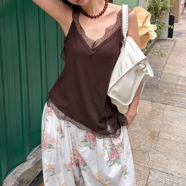 Ukiyo-V-Neck Asymmetrical Lace Panel Tank Top