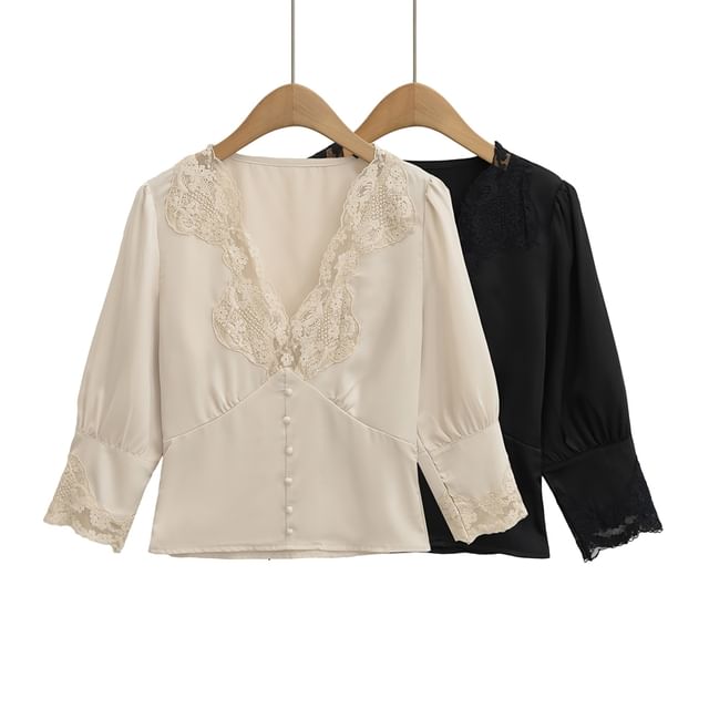 Ulark-34 Sleeve V-Neck Plain Panel Lace Blouse