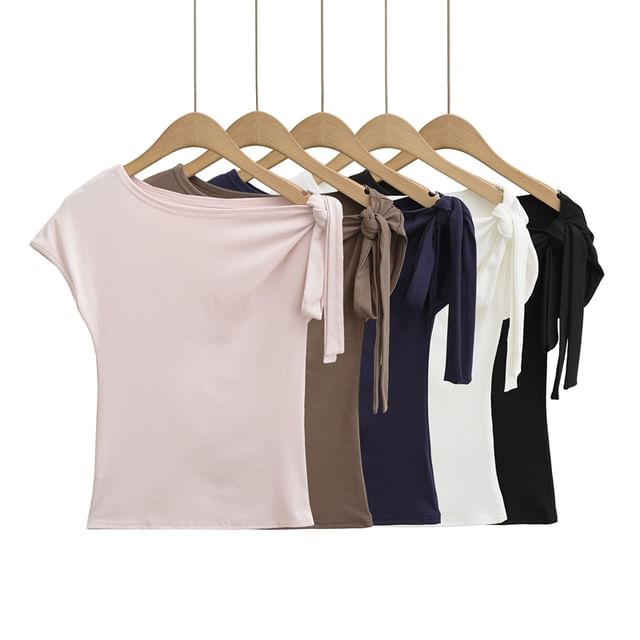 Ulark-Short-Sleeve Asymmetrical Plain Crop Top
