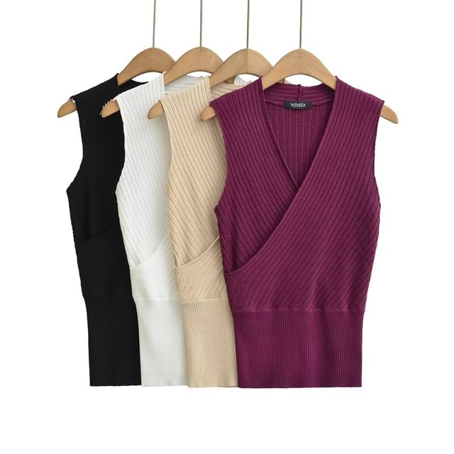 Ulark-Sleeveless V-Neck Plain Knit Top