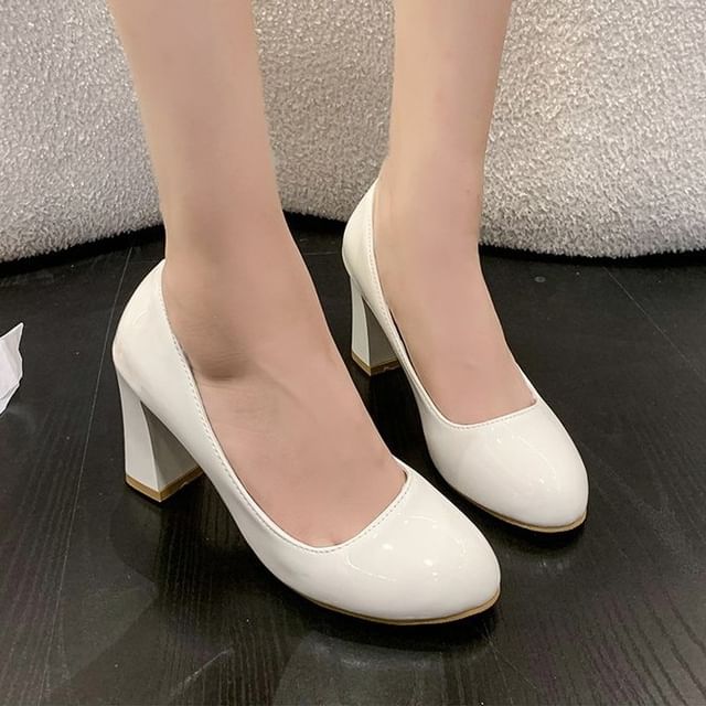 Vindler-Block Heel Round Toe Patent Pumps