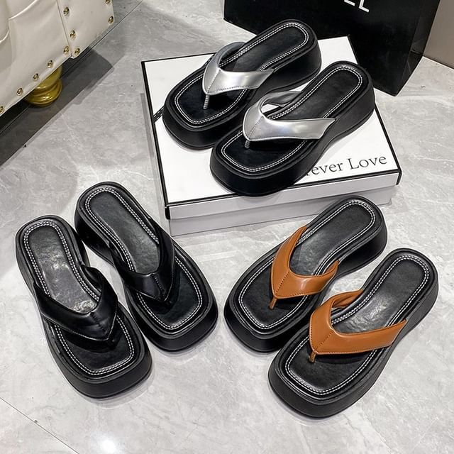 Vindler-Platform Flip-Flops