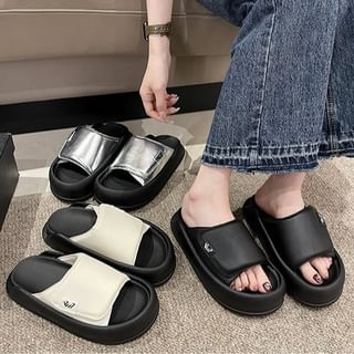 Vindler-Platform Slide Sandals