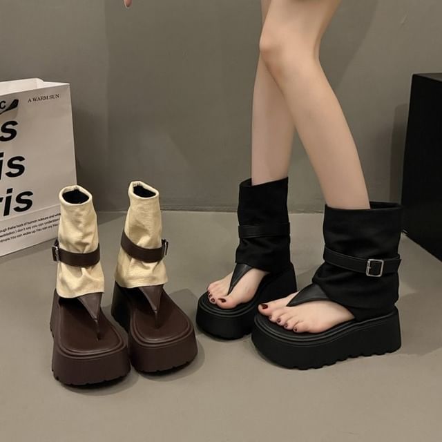 Vindler-Platform Thong Short Boots