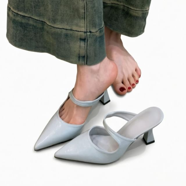 Vindler-Pyramid Heel Pointed Sandals
