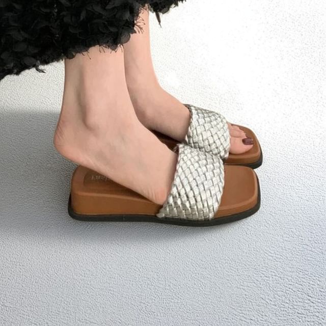 Vindler-Woven Platform Slide Sandals