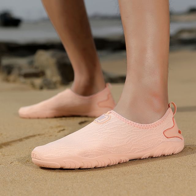 viseren-Plain Water Sneakers