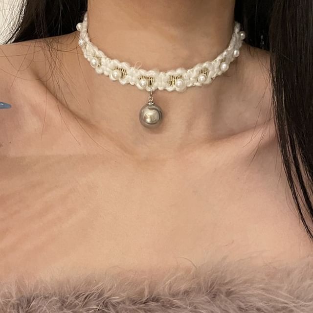 Wandoli-Bell Lace Choker
