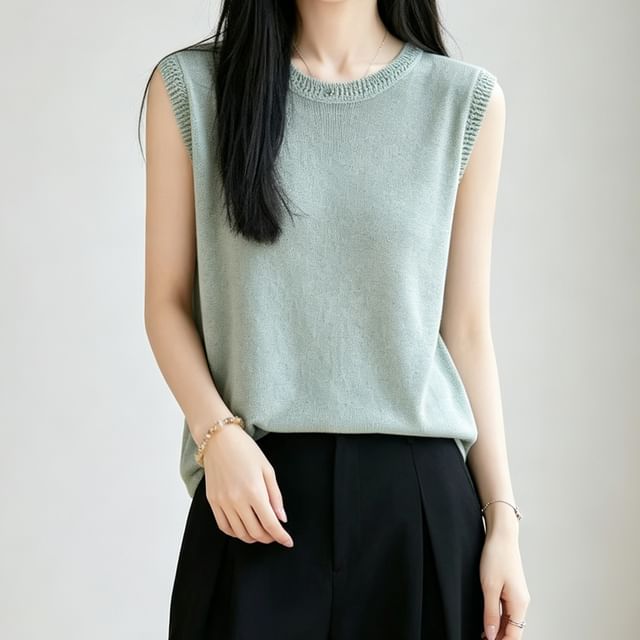 Weelop-Crew Neck Plain Sweater Vest