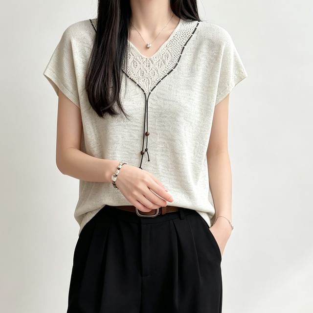 Weelop-Short-Sleeve V-Neck Plain Perforated Knit Top