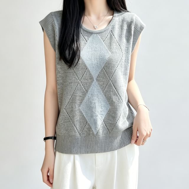 Weelop-Sleeveless Round Neck Argyle Knit Top