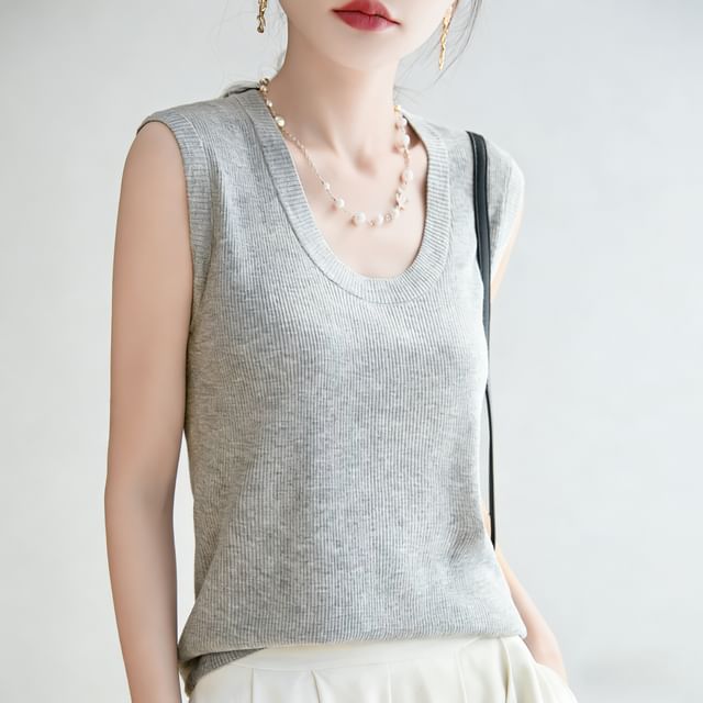 Weelop-Sleeveless Scoop Neck Plain Knit Top