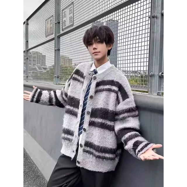 Wescosso-Round Neck Striped Cardigan