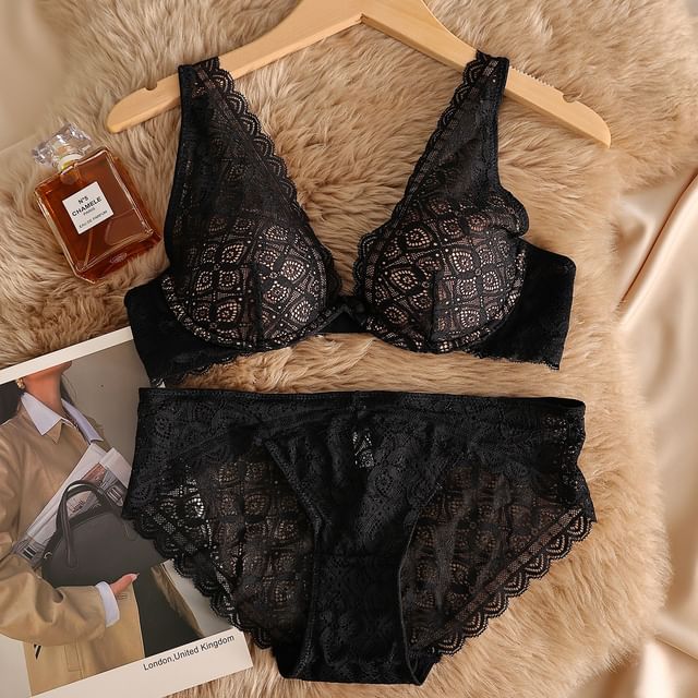 Wildery-Set Lace Bralette Panties