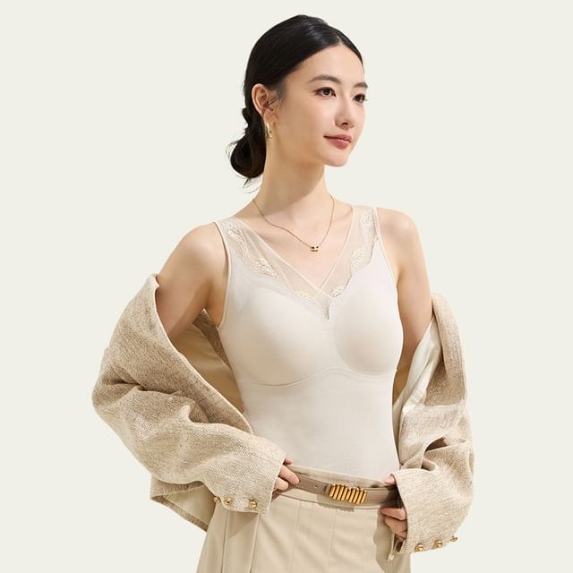 Wildery-V-Neck Plain Mesh Panel Padded Slim Fit Tank Top