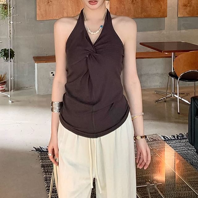 Yako-Halter Plain Twist Top