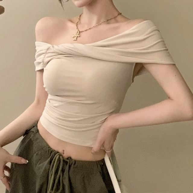 Yako-Short-Sleeve Cold Shoulder Plain Crop Top