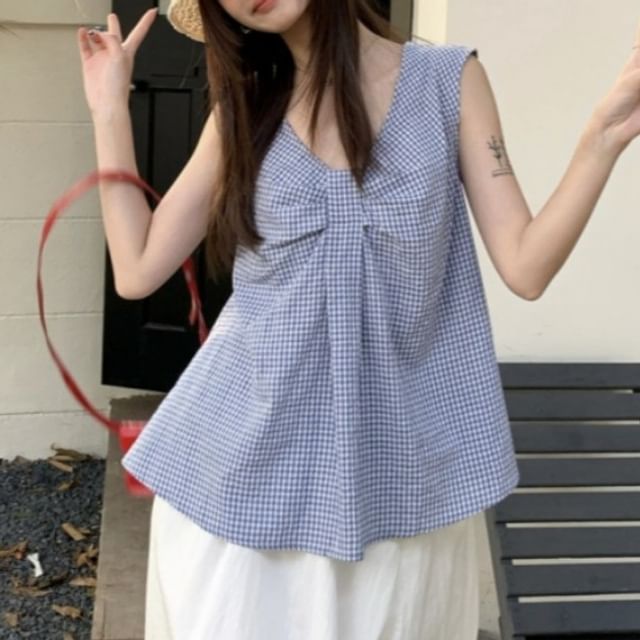 Yako-V-Neck Gingham Ruched Flowy Tank Top
