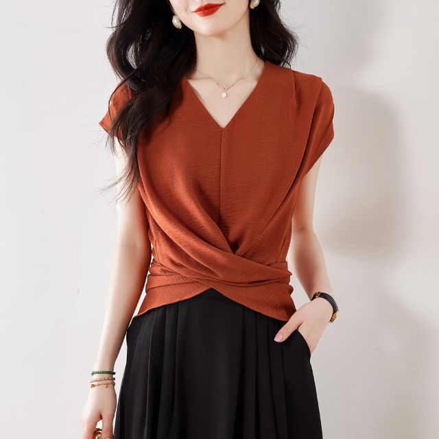 Yilda-Short-Sleeve V-Neck Plain Twisted Top