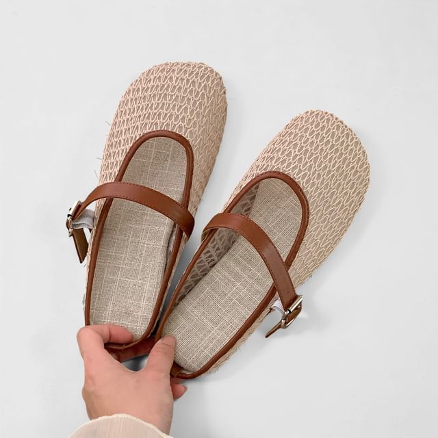 ZORI-Contrast Trim Perforated Mary Jane Mules
